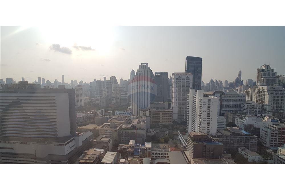 Ashton Asoke condo for sale